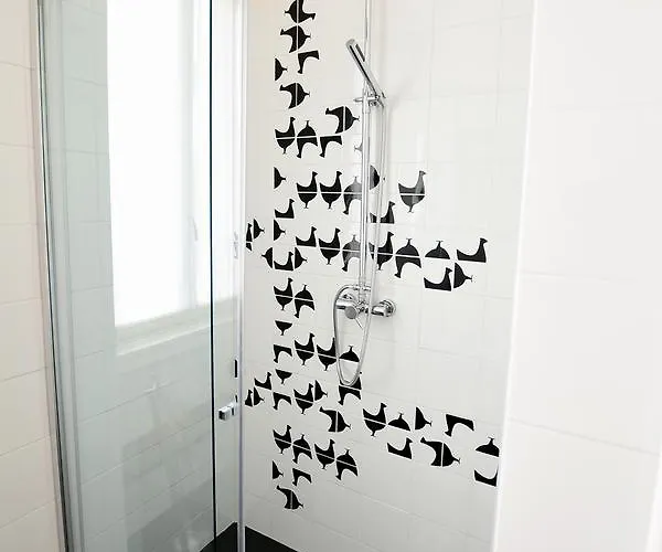 Le Rondinelle アパート コモ