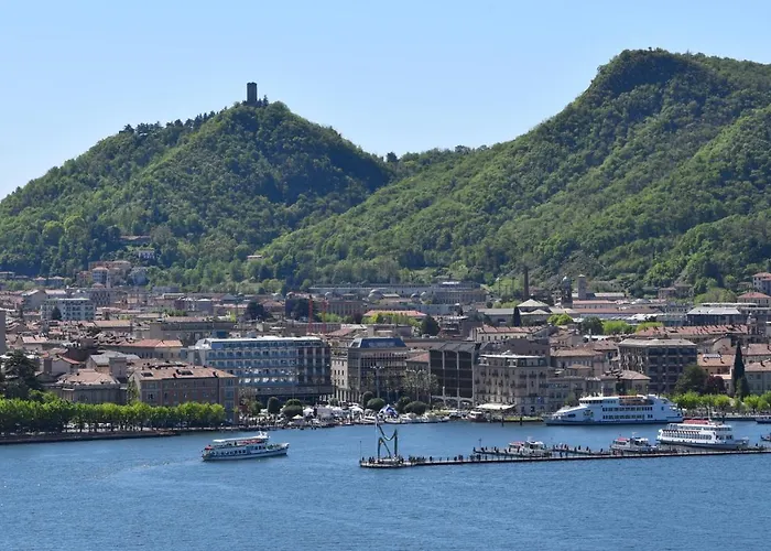 アパート Le Rondinelle コモ